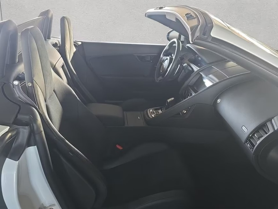 Jaguar F-Type P450 R-Dynamic - foto 11