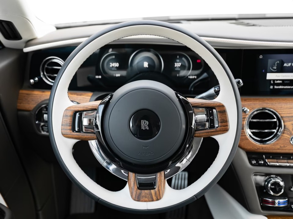 Rolls-Royce Spectre (5)