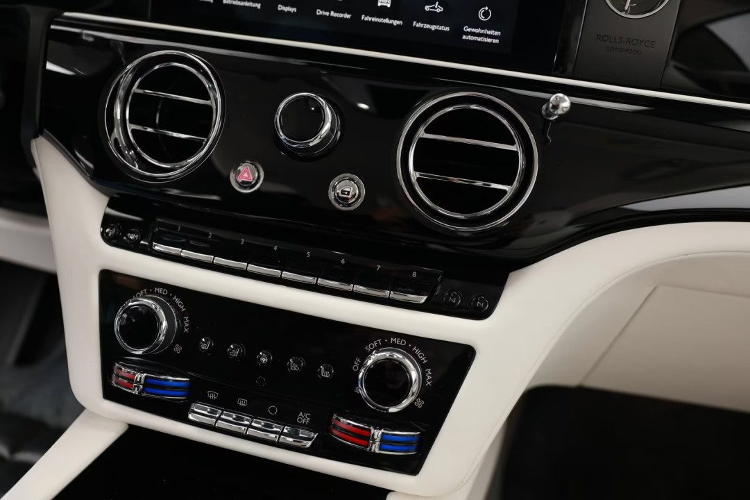 Rolls-Royce Spectre - foto 15