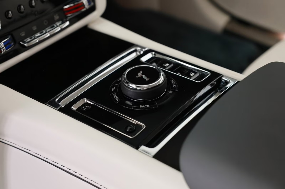 Rolls-Royce Spectre - foto 14