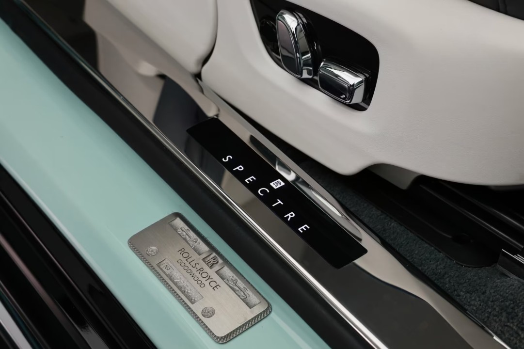 Rolls-Royce Spectre - foto 26