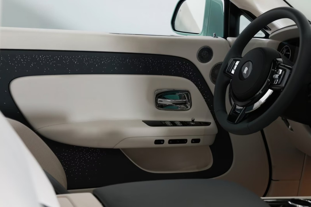 Rolls-Royce Spectre - foto 13