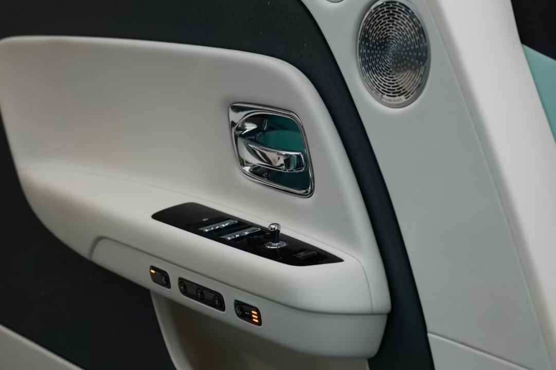 Rolls-Royce Spectre - foto 25