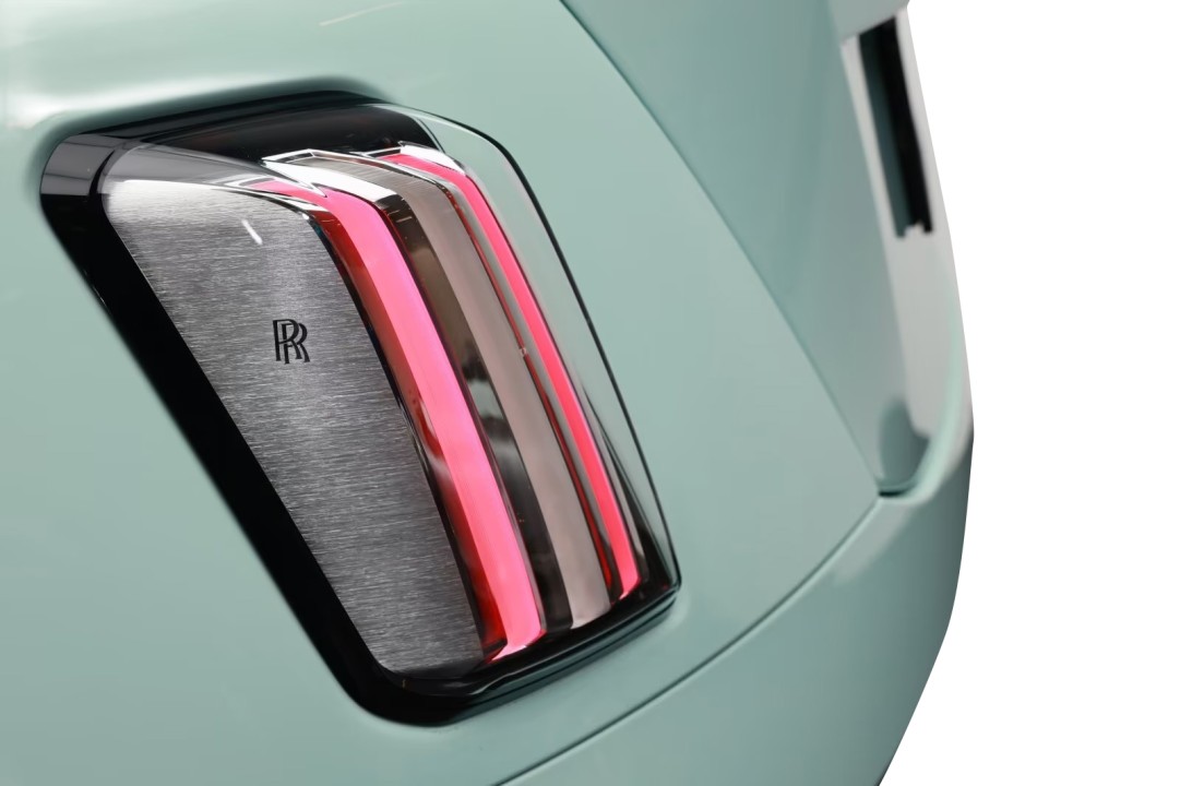 Rolls-Royce Spectre - foto 30
