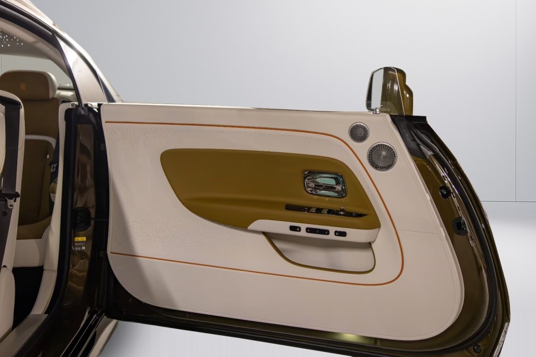 Rolls-Royce Spectre - foto 12