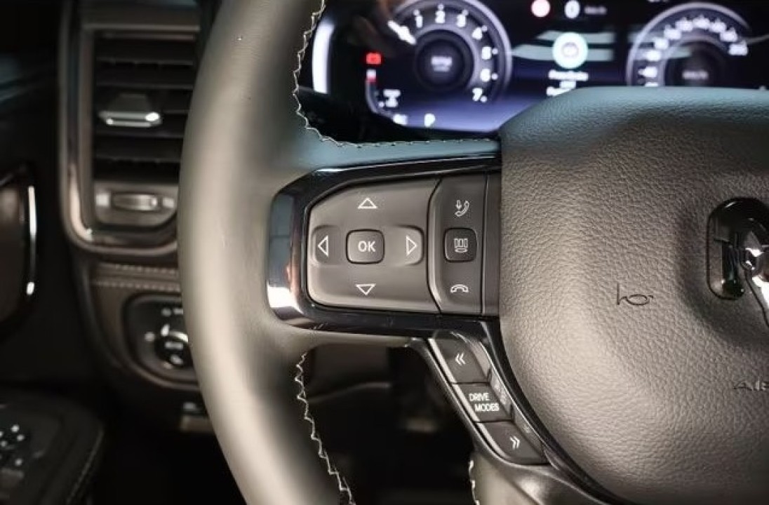 Dodge RAM 1500 Limited - foto 13