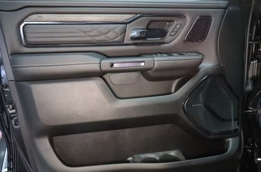 Dodge RAM 1500 Limited - foto 38