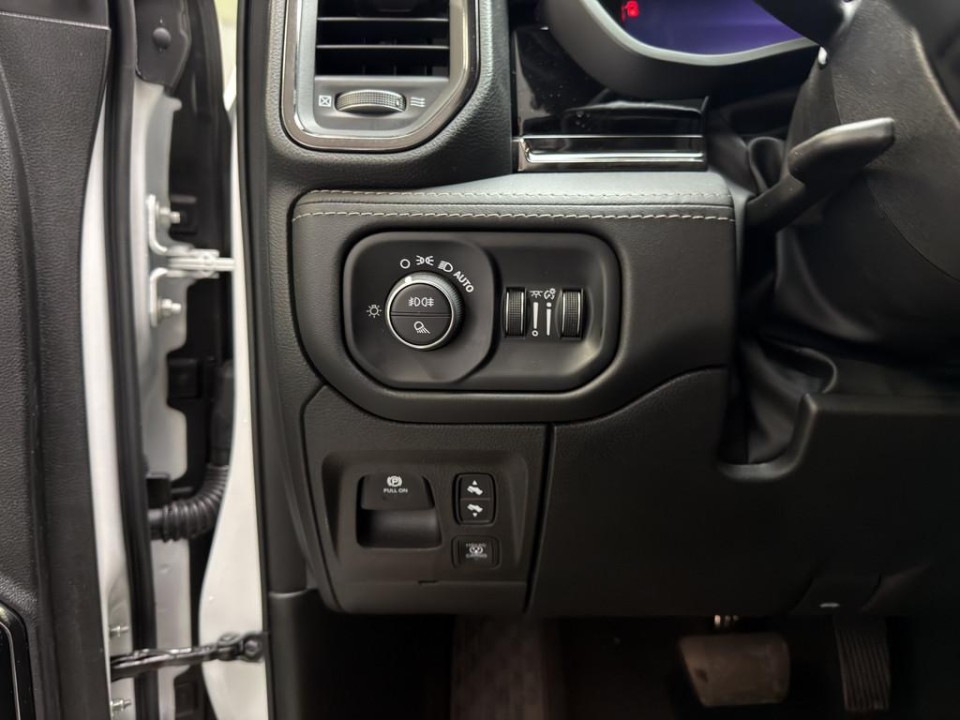 Dodge RAM 1500 Limited - foto 24