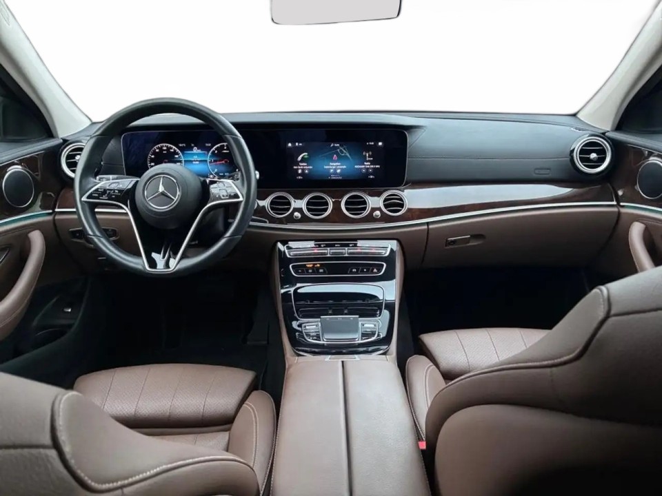 Mercedes-Benz E 220d (4)