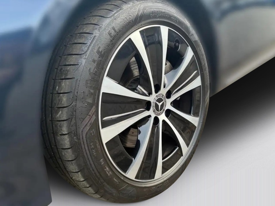 Mercedes-Benz E 220d - foto 14