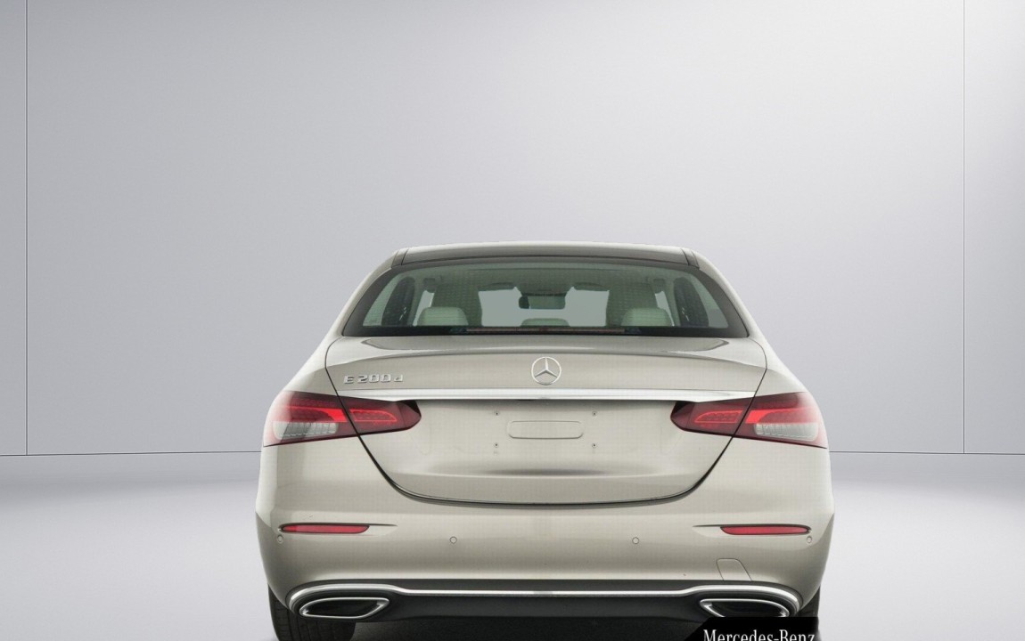 Mercedes-Benz E 200d (4)