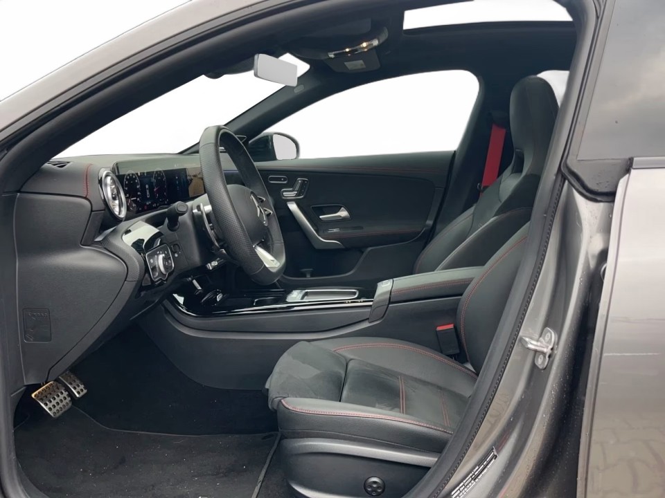 Mercedes-Benz CLA AMG 35 4MATIC - foto 8