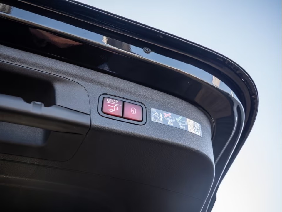 Mercedes-Benz GLE 400e 4MATIC AMG Line - foto 19