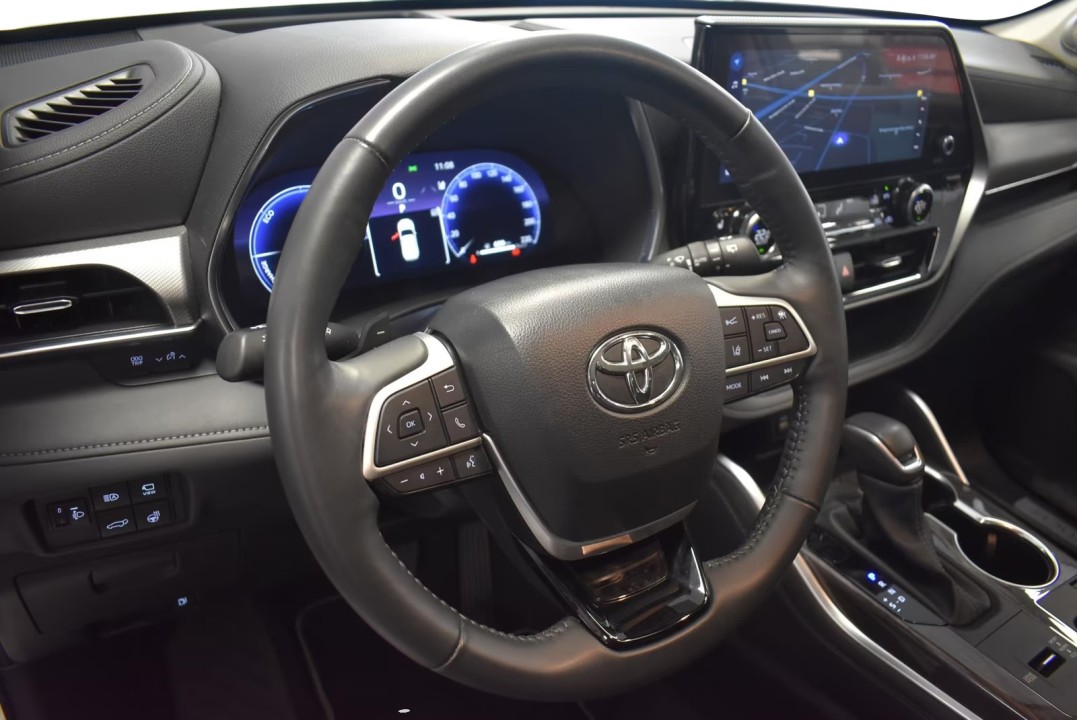 Toyota Highlander Luxury (5)