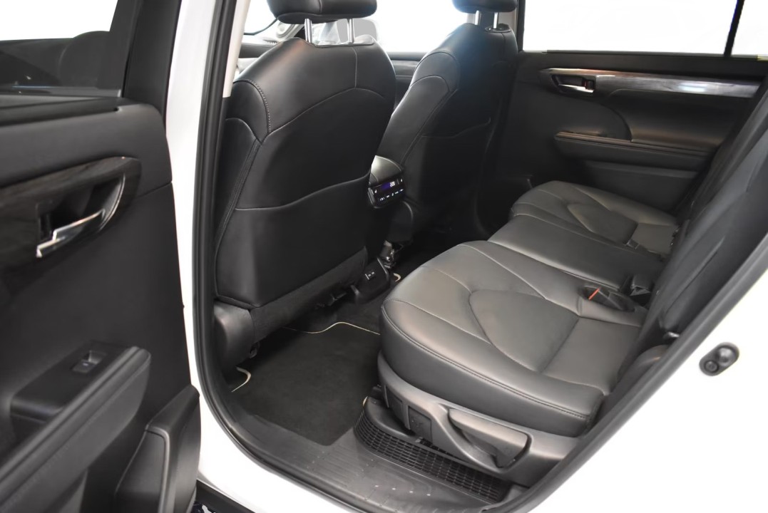 Toyota Highlander Luxury - foto 13