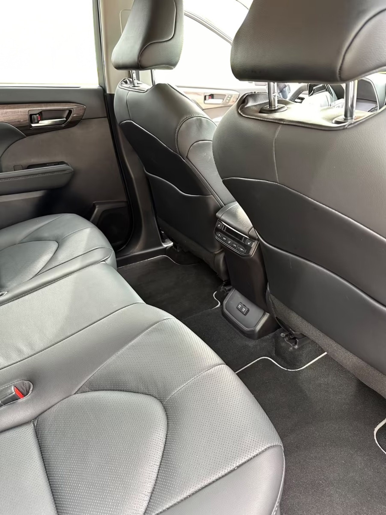 Toyota Highlander Luxury - foto 11