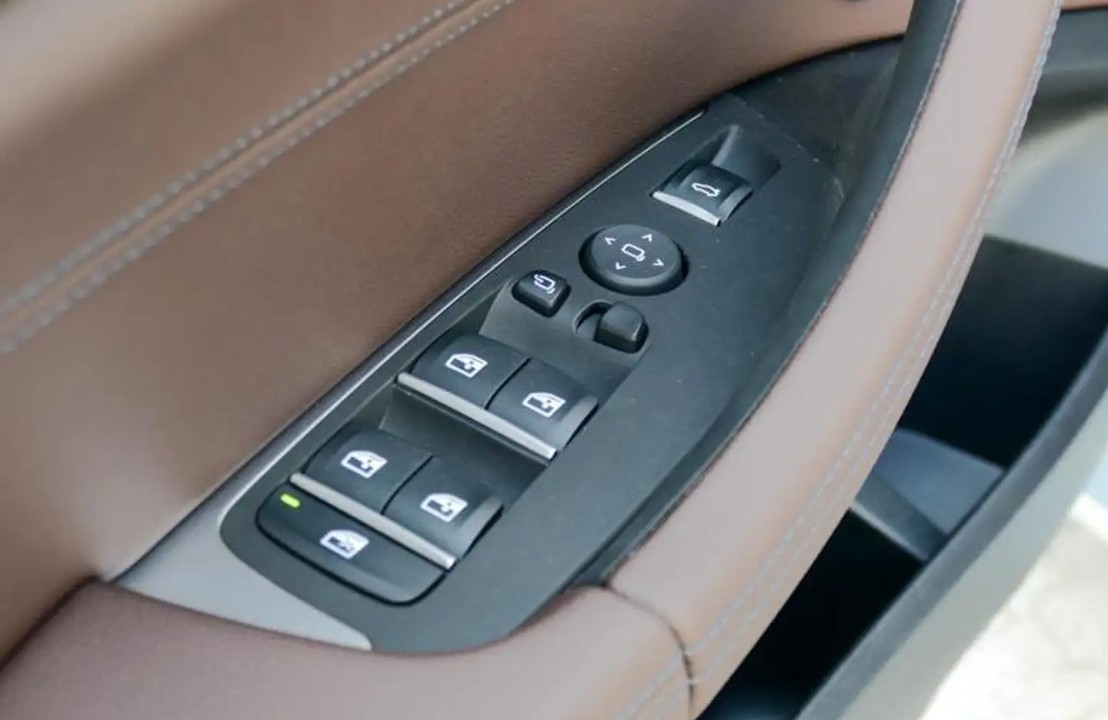 BMW X4 xDrive20i M-Sport - foto 9