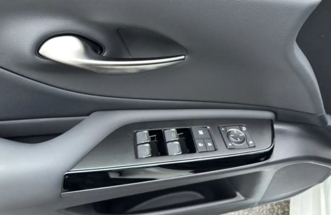 Lexus Seria ES 300h - foto 13