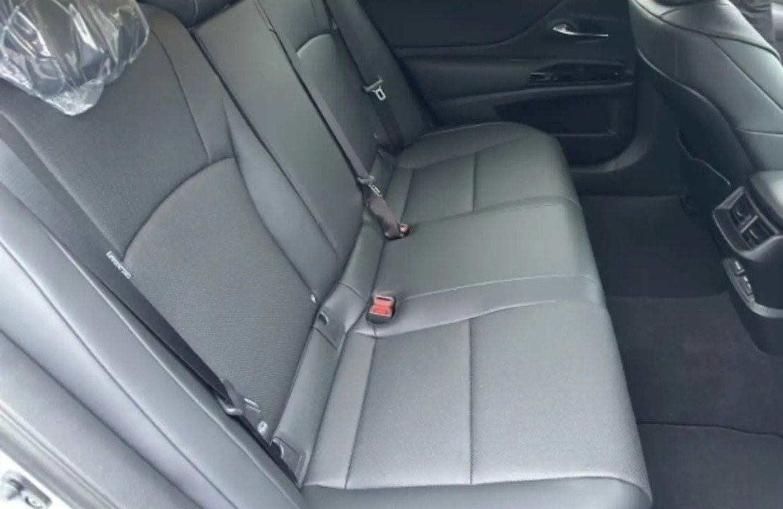 Lexus Seria ES 300h - foto 12