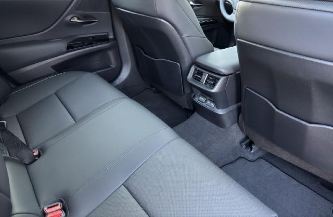 Lexus Seria ES 300h - foto 8
