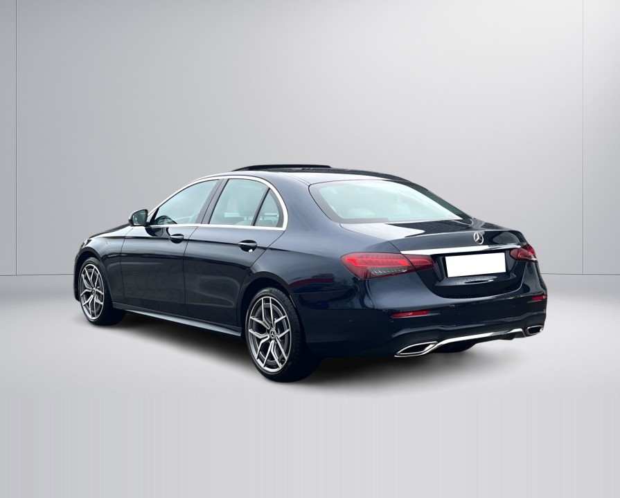 Mercedes-Benz E 300 AMG Line (5)