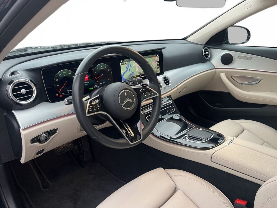 Mercedes-Benz E 300 AMG Line - foto 13