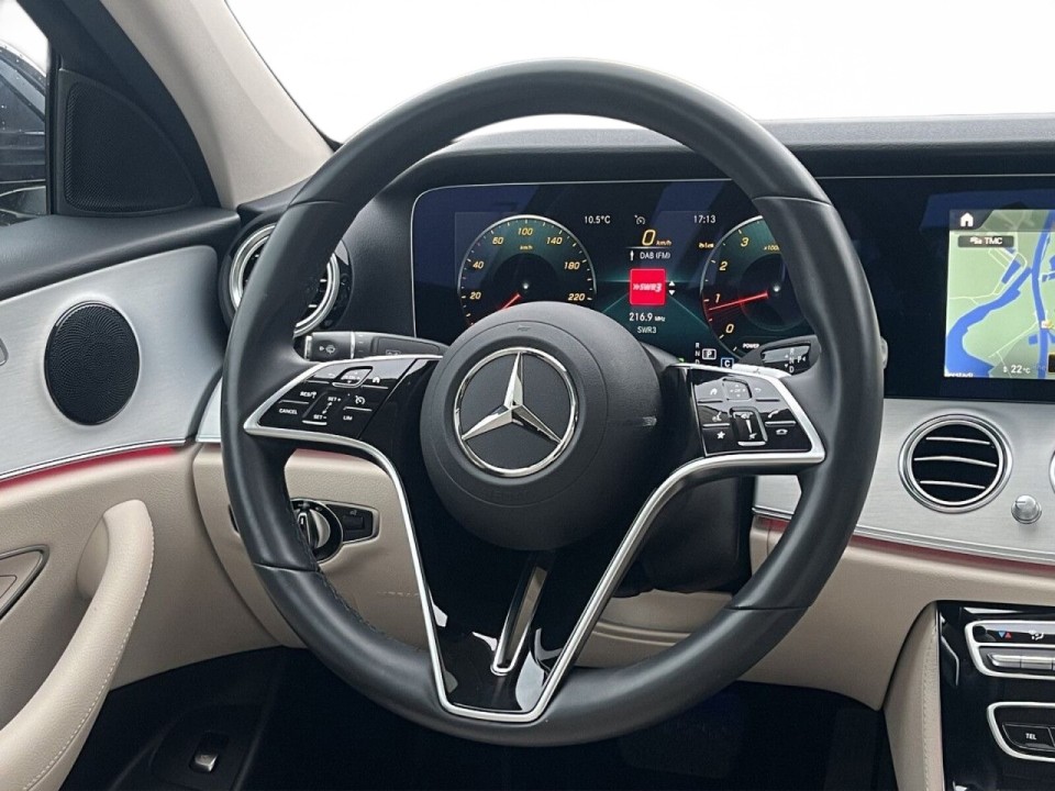 Mercedes-Benz E 300 AMG Line - foto 12