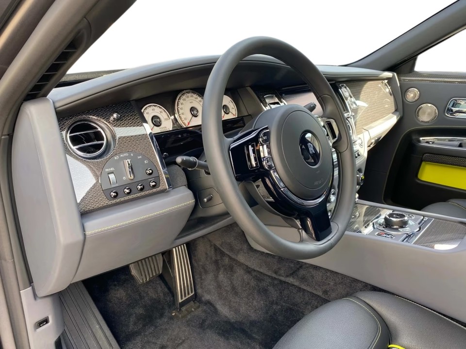 Rolls-Royce Ghost Black Badge - foto 8