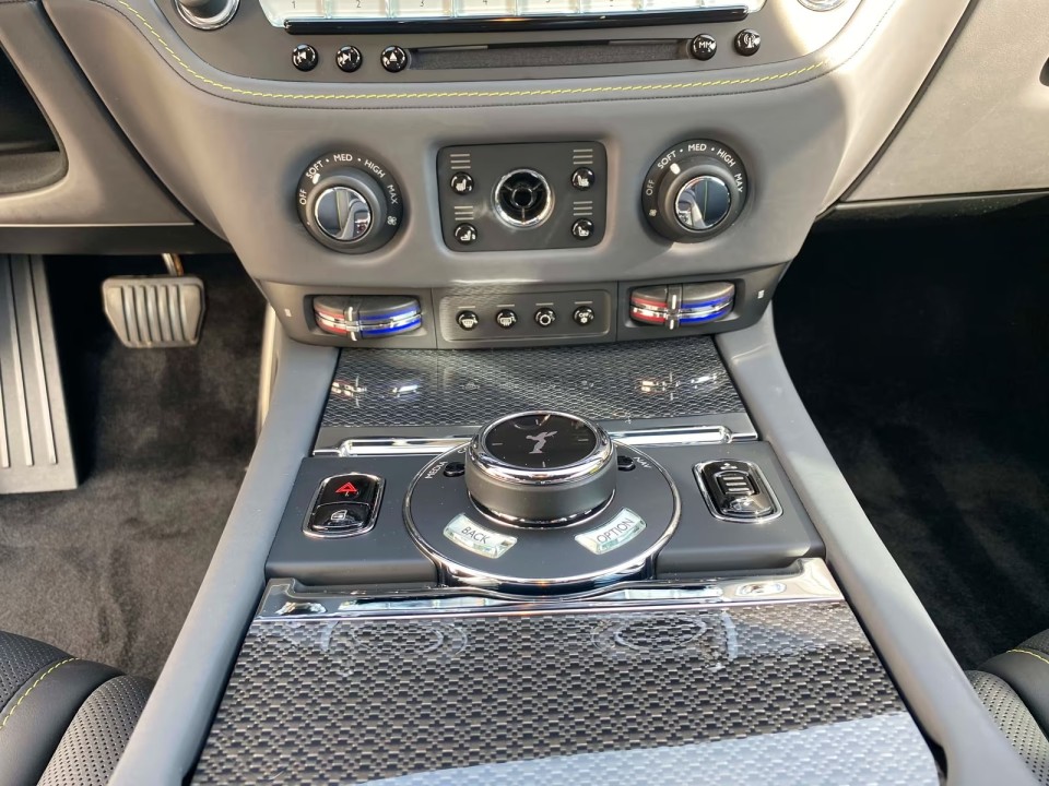 Rolls-Royce Ghost Black Badge - foto 9