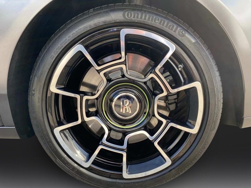 Rolls-Royce Ghost Black Badge - foto 23