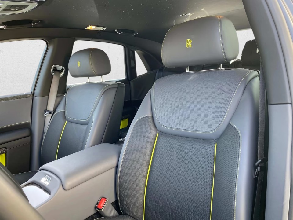 Rolls-Royce Ghost Black Badge - foto 13