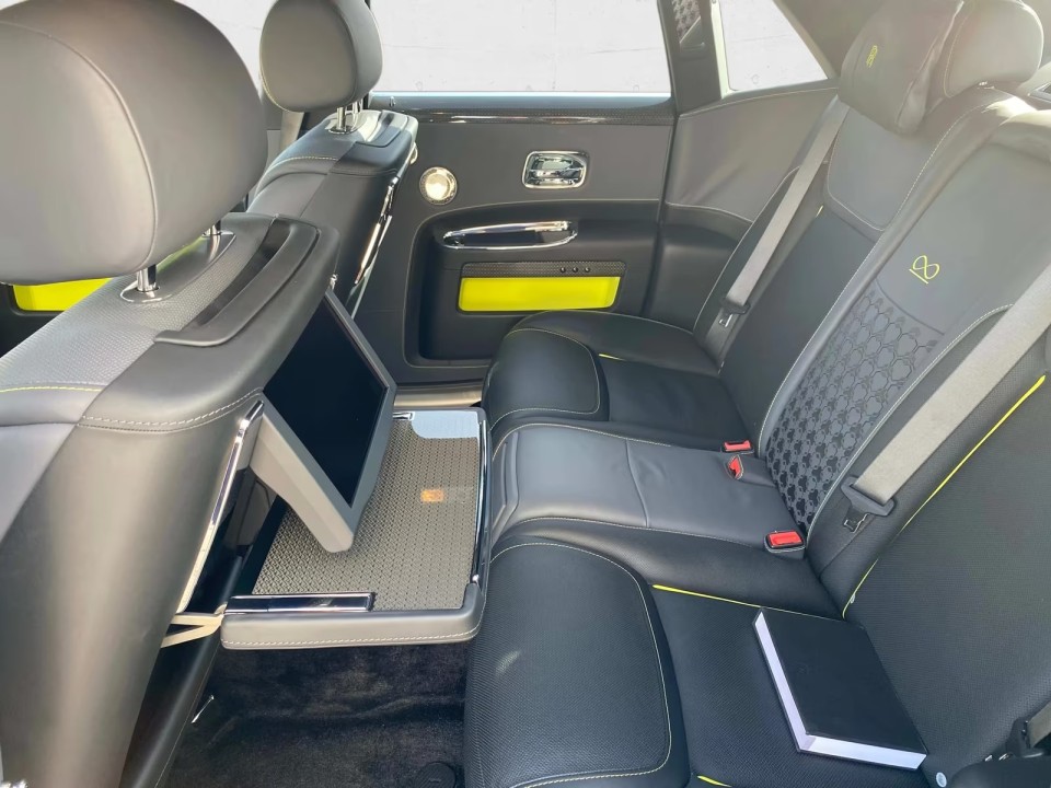 Rolls-Royce Ghost Black Badge - foto 17