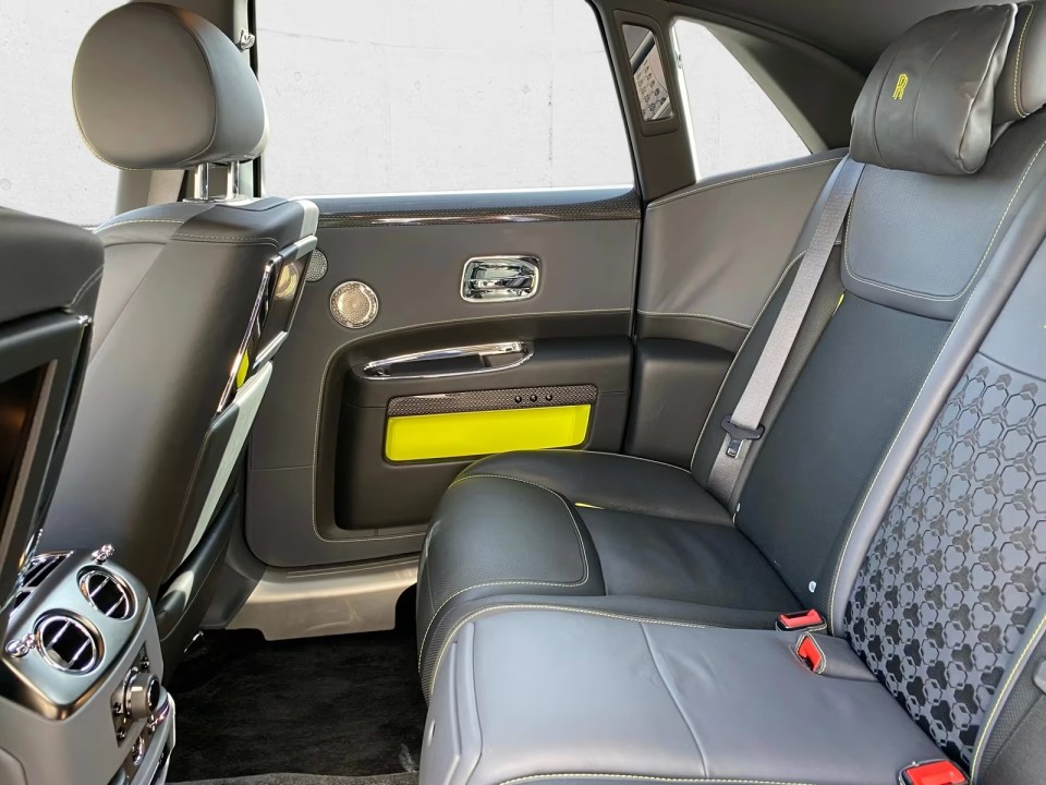 Rolls-Royce Ghost Black Badge - foto 16