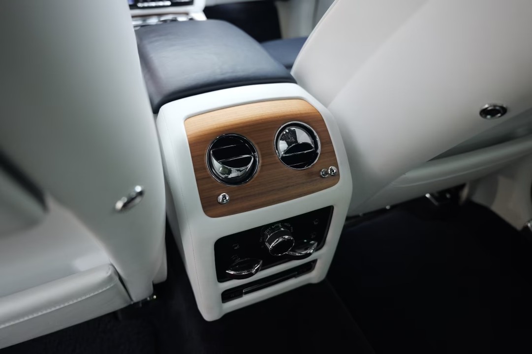 Rolls-Royce Ghost EWB - foto 6