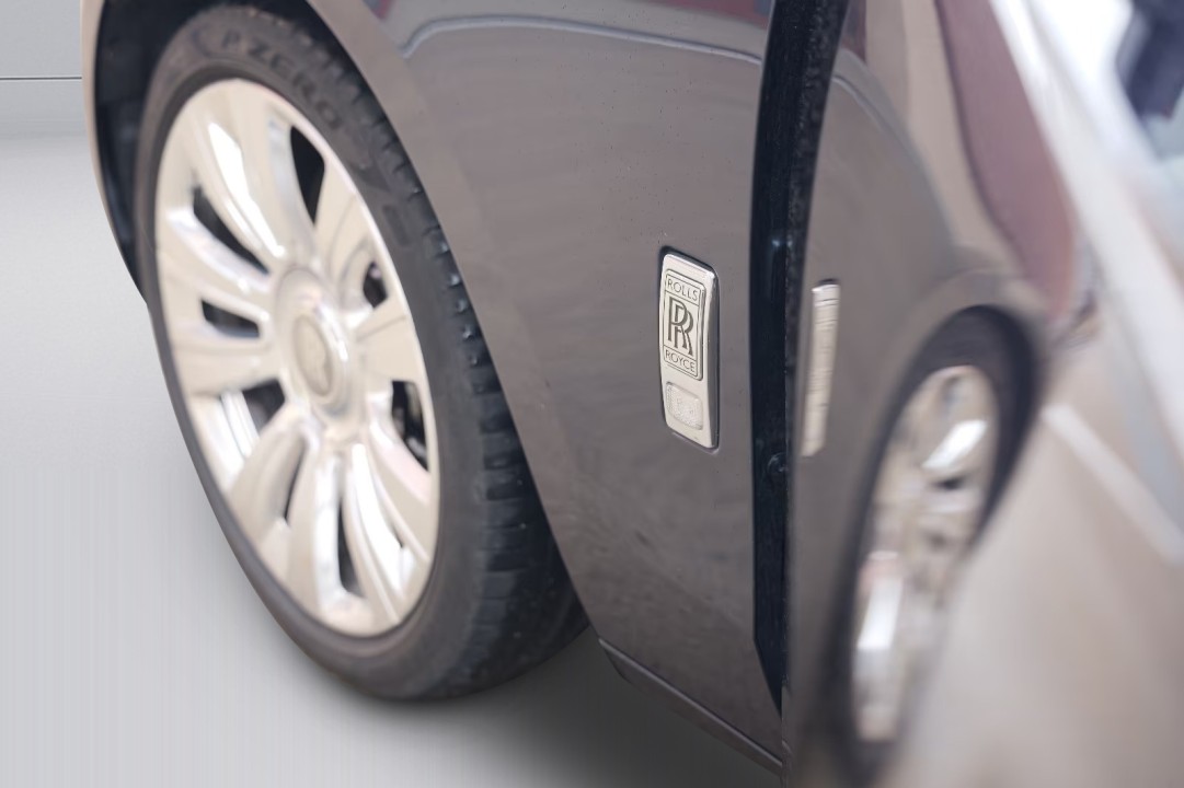 Rolls-Royce Ghost EWB - foto 22