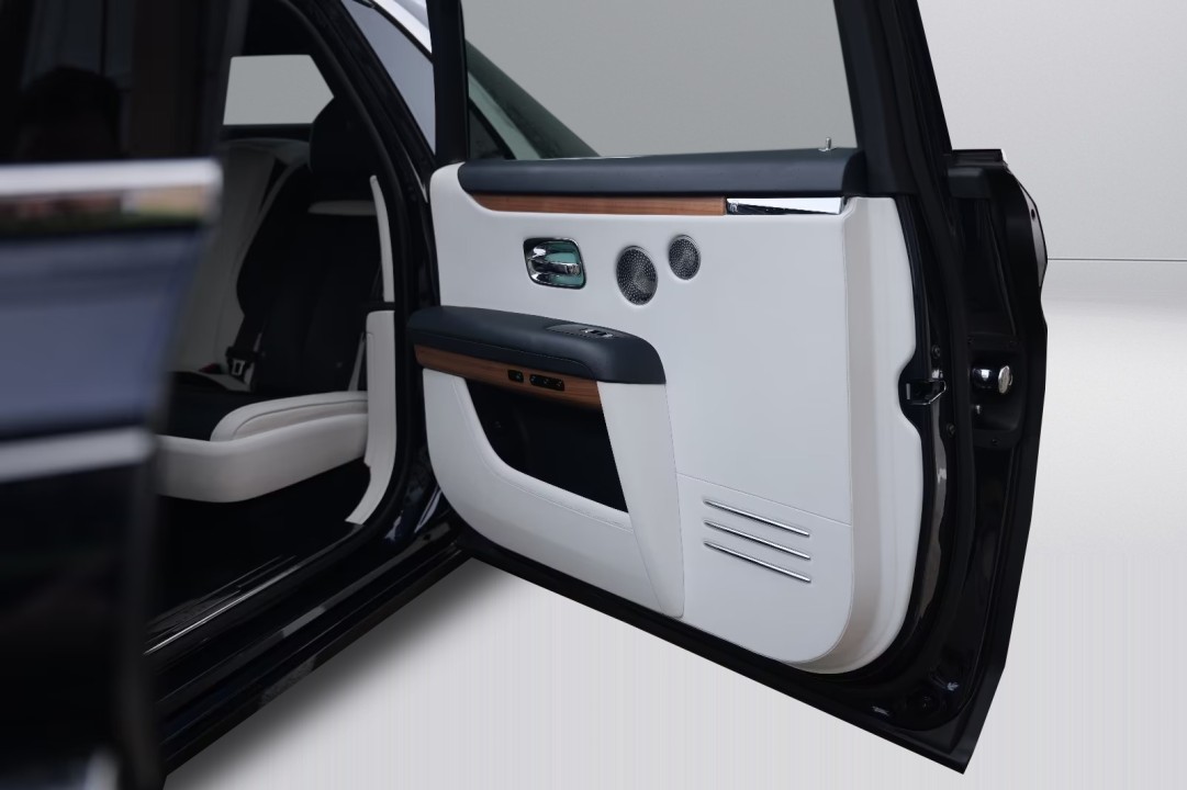 Rolls-Royce Ghost EWB - foto 17