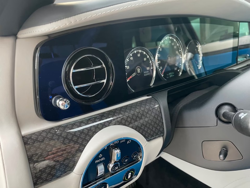 Rolls-Royce Ghost Black Badge - foto 12