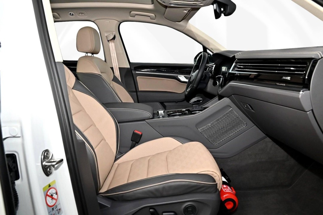 Volkswagen Touareg V6 TDI R-Line (5)