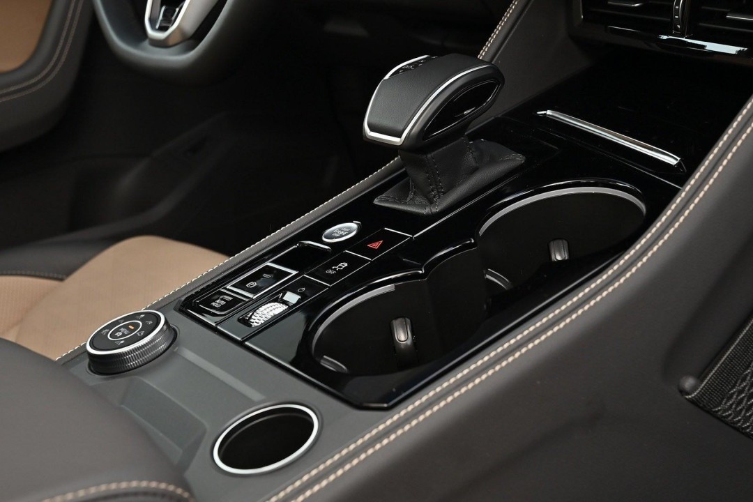 Volkswagen Touareg V6 TDI R-Line - foto 11