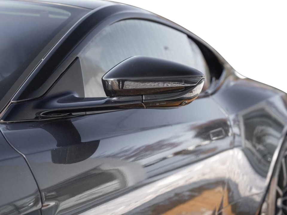 Aston Martin DB11 - foto 25