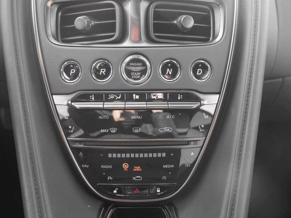 Aston Martin DB11 - foto 15