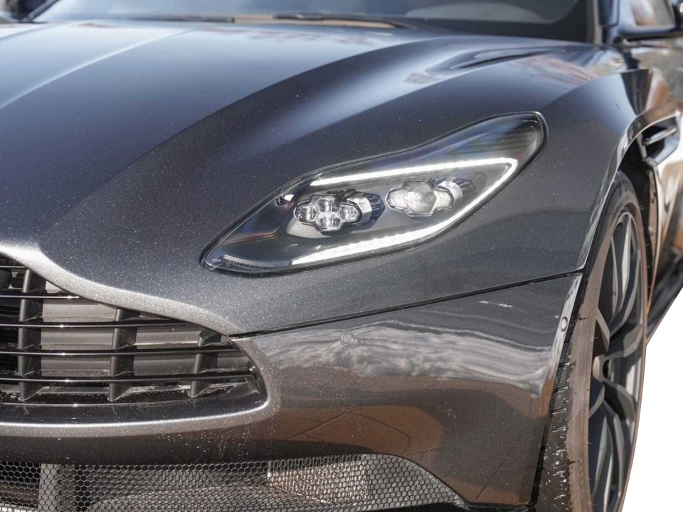 Aston Martin DB11 - foto 29