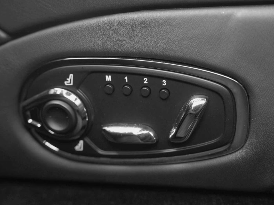 Aston Martin DB11 - foto 22