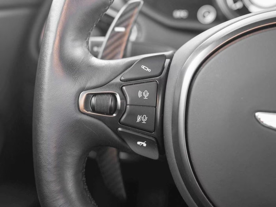 Aston Martin DB11 - foto 12