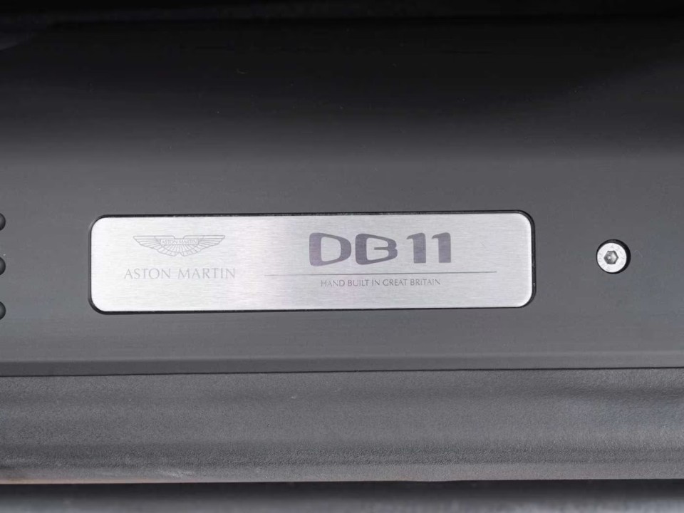Aston Martin DB11 - foto 23