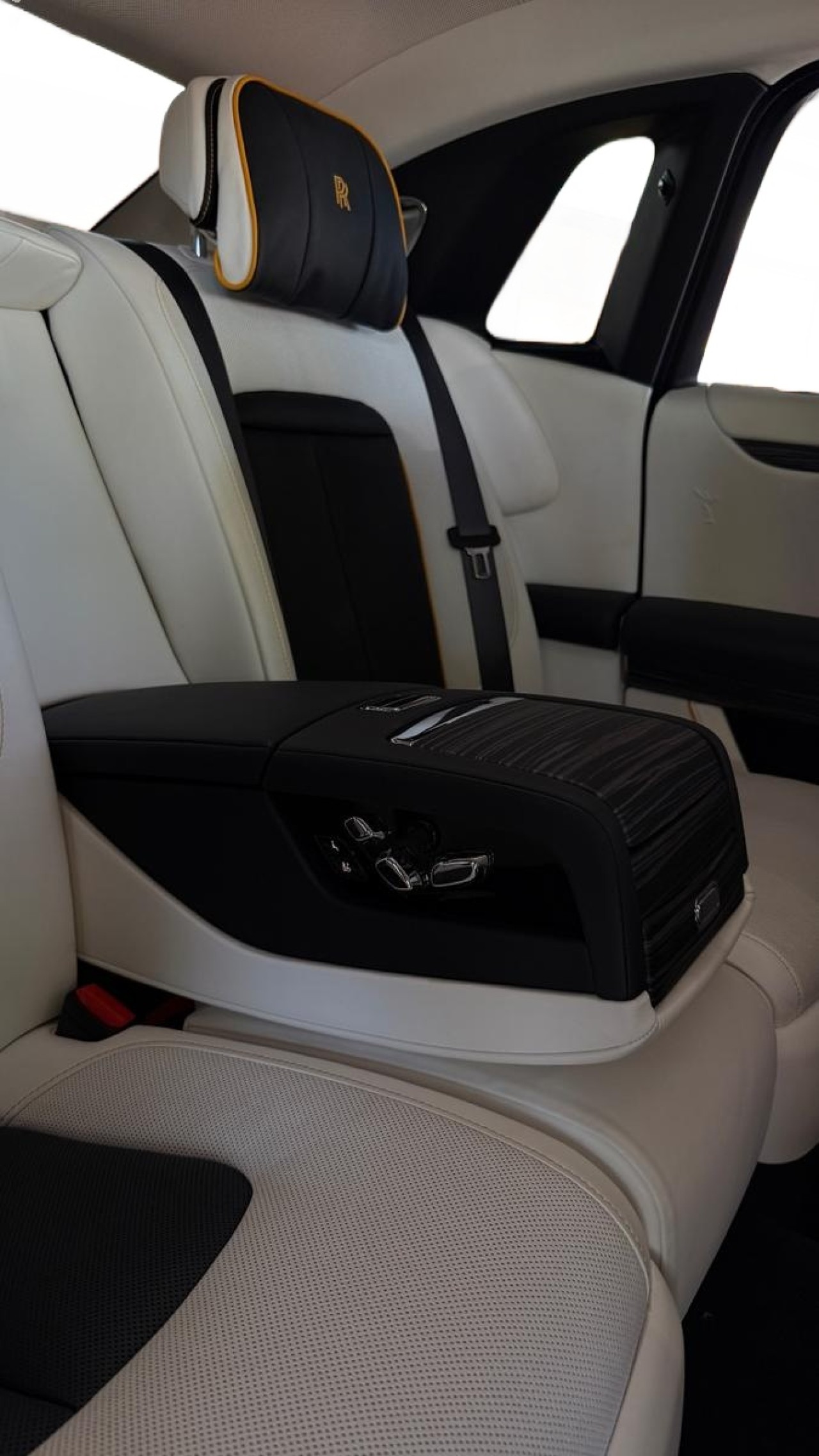 Rolls-Royce Ghost - foto 22