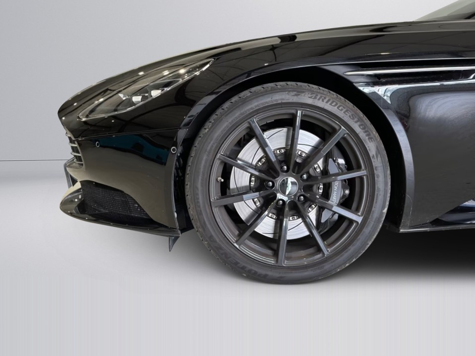 Aston Martin DB11 - foto 37