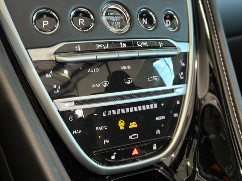 Aston Martin DB11 - foto 27