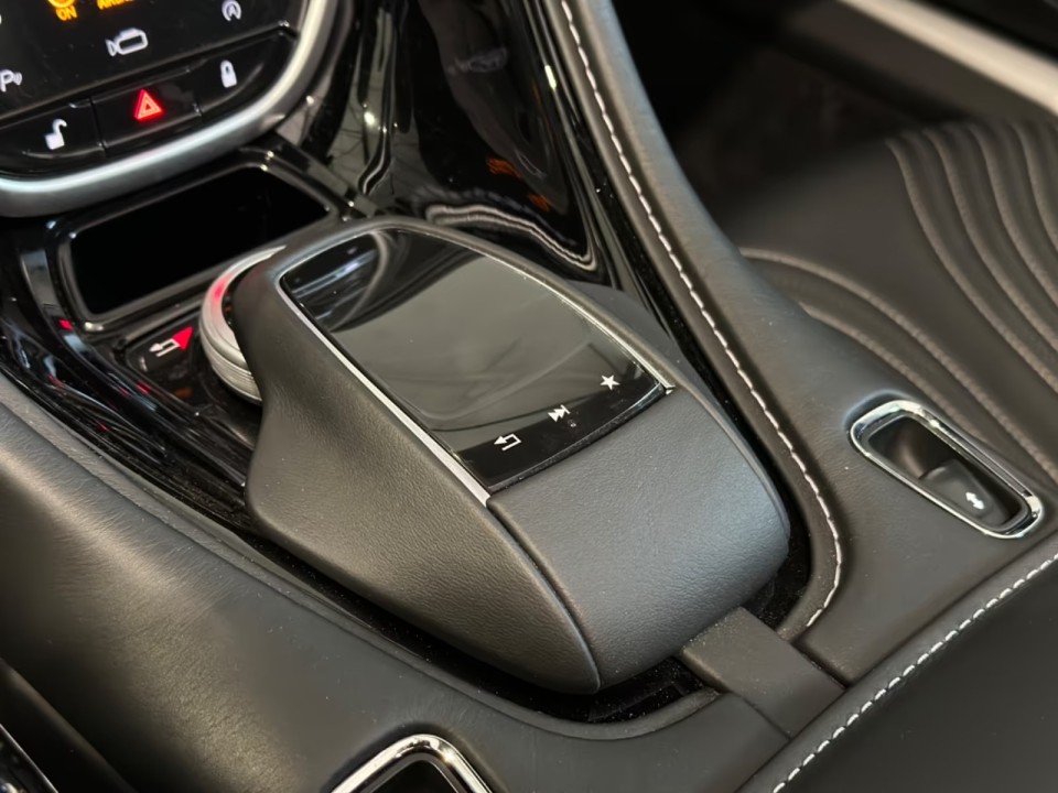 Aston Martin DB11 - foto 25