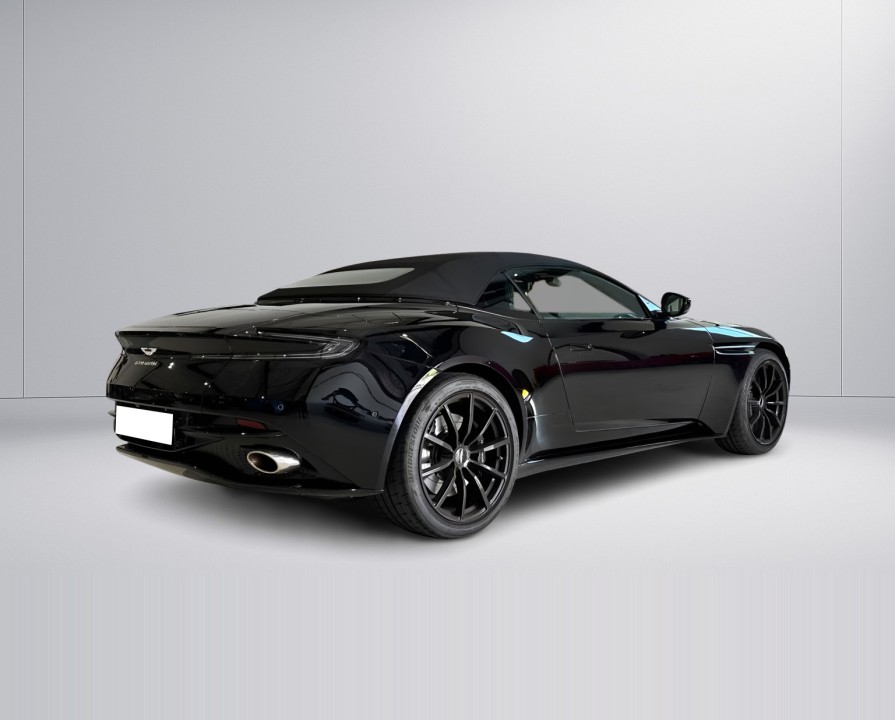 Aston Martin DB11 (4)